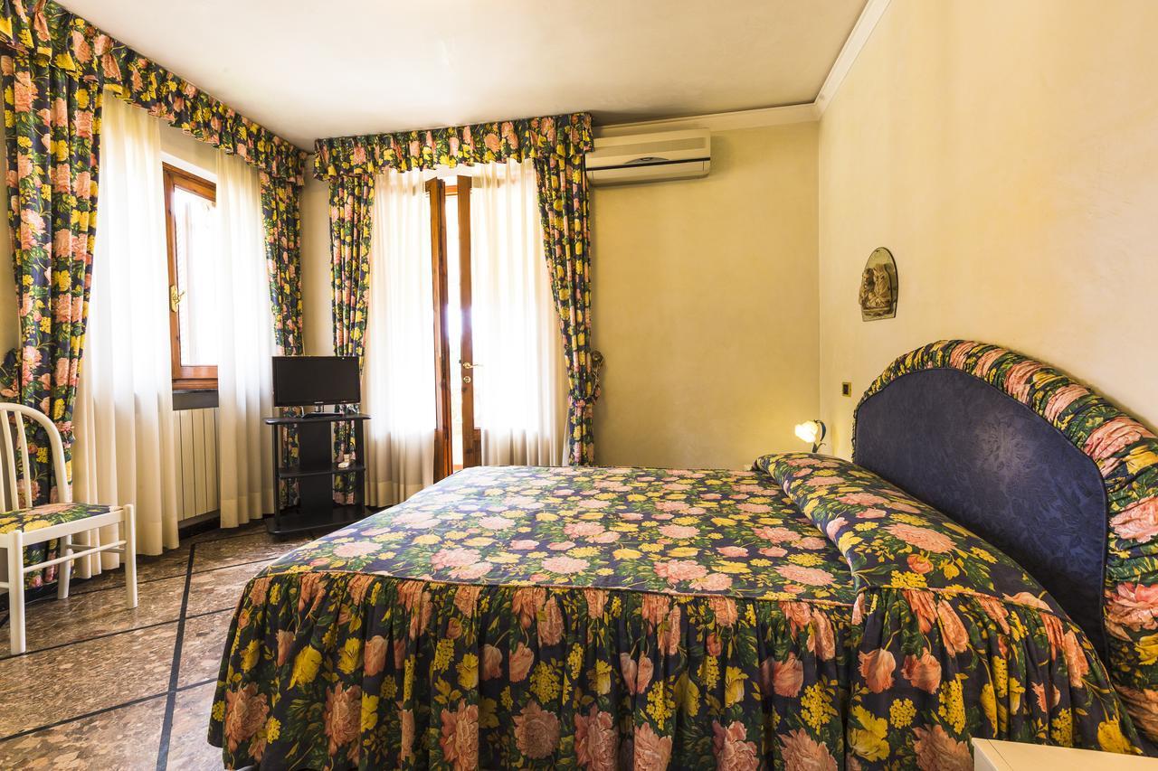 Hotel Sonia Forte dei Marmi Luaran gambar